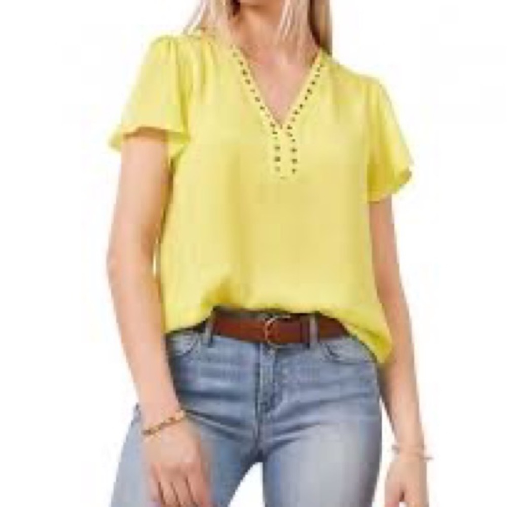 480- Vince Camuto NWT Yellow Studded Short Flutter Sleeve Top, Size Medium